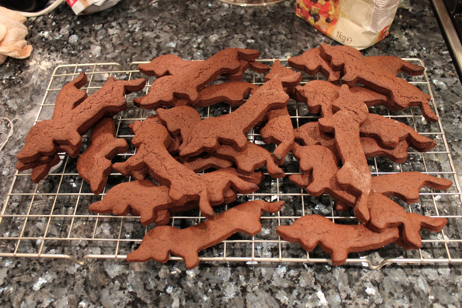 BEAutiful Bakes Sausage Dog Bourbon Biscuits