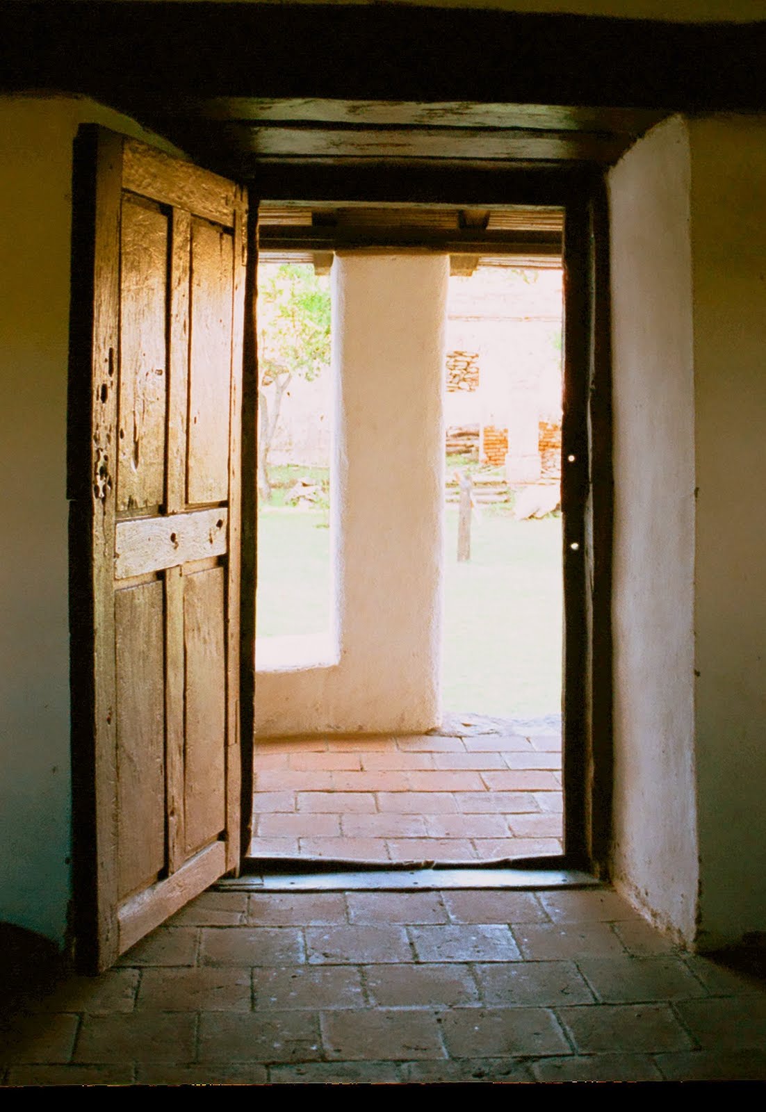 My Spanish Tutor Está abierto, está cerrado. It's open, it's closed.