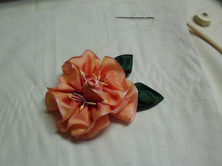 Shawkl Designs: Wire Ribbon Rose Tutorial