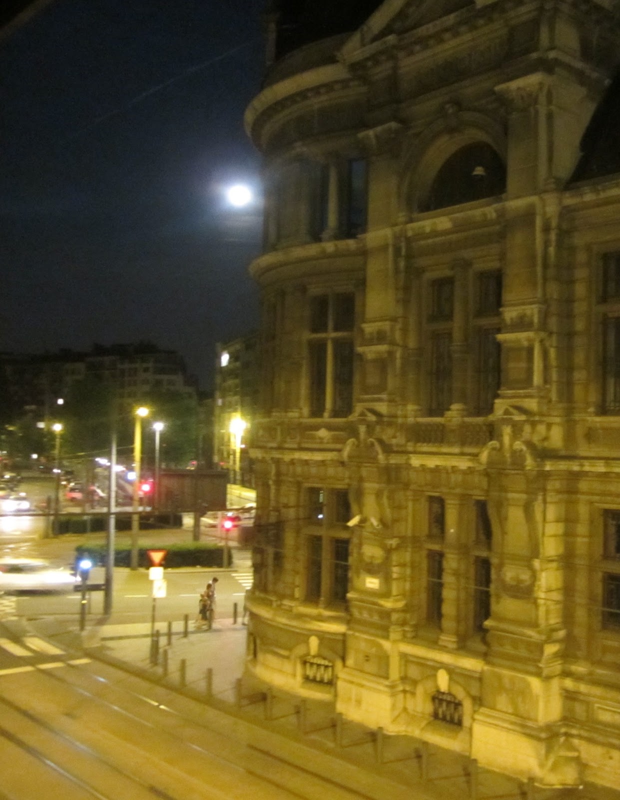 GEMENGDE BERICHTEN: Full Moon, Hot Sun