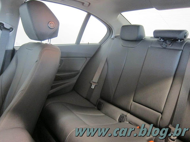 BMW 320i 2013 - interior - por dentro