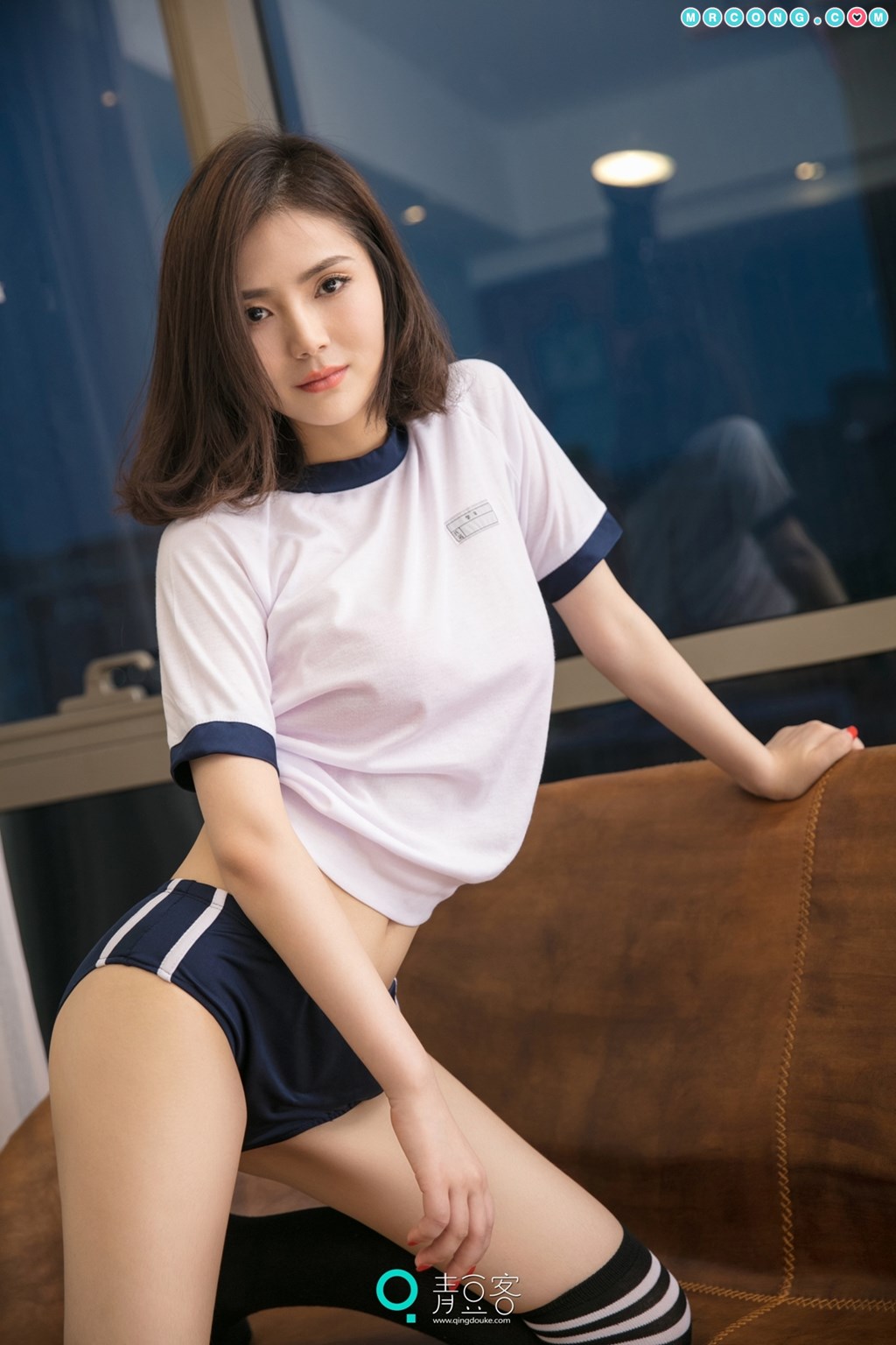 QingDouKe 2017-08-28: Model Bing Xin (冰心) (53 photos)