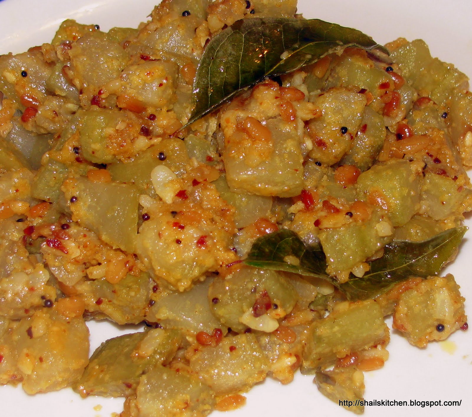 Shail de Cuisine: Lauki-Til ki sabzi ( Squash - Sesame curry)