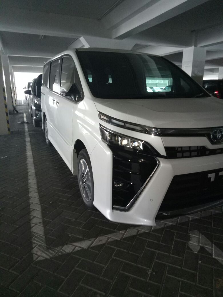 Toyota Voxy gr Sport