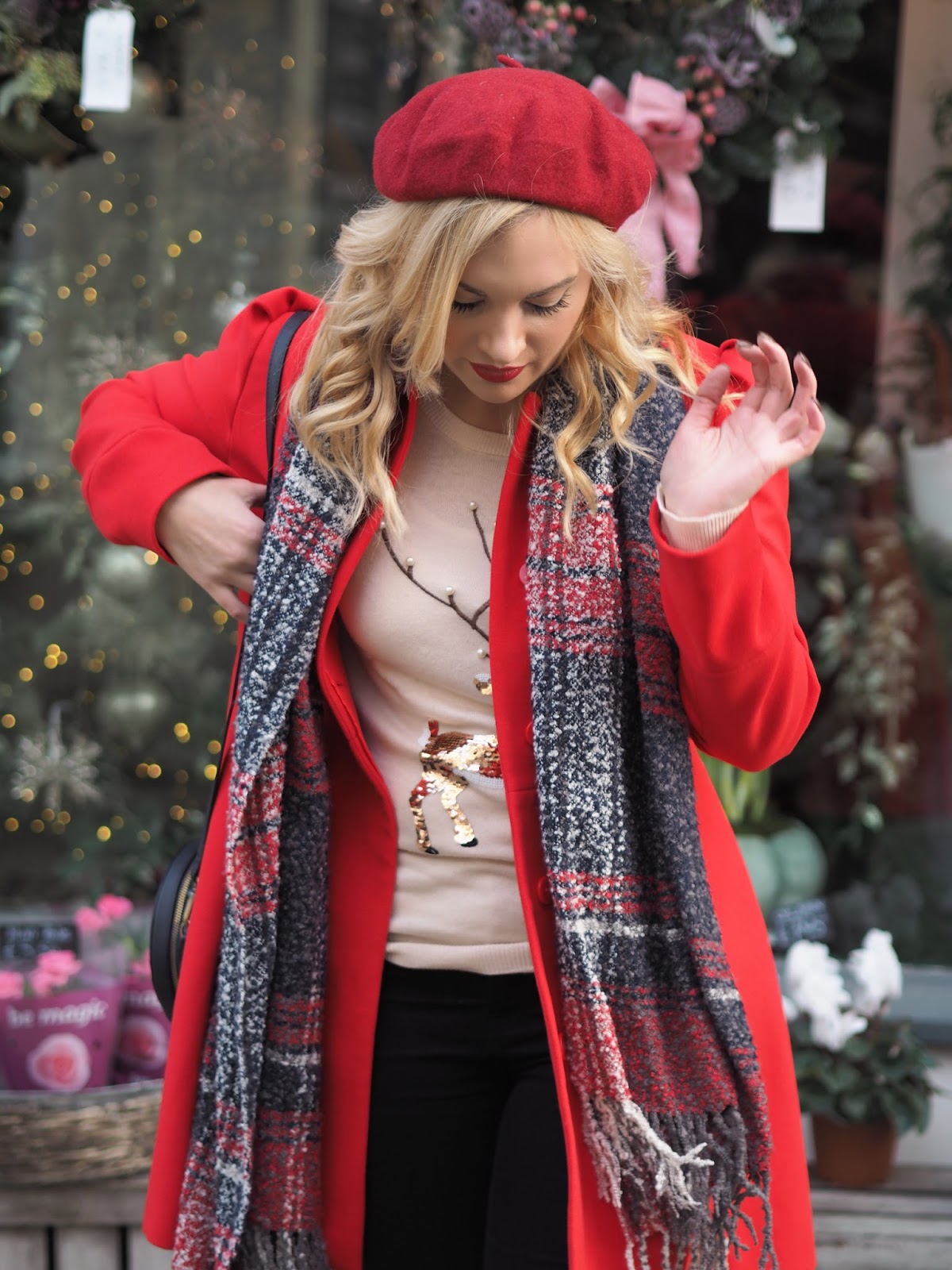 Santa Claus is Coming to Town, Katie Kirk Loves, UK Blogger, Fashion Blogger, Fashion Influencer, Style Blogger, Style Influencer, Outfit Ideas, Outfit Post, Festive Outfits, Christmas Outfit Ideas, Christmas Eve Outfit, Oasis Fashion, Oasis Sale, Christmas Jumper, The Perfect Red Coat, Christmas Red Coat, Happy Christmas Eve