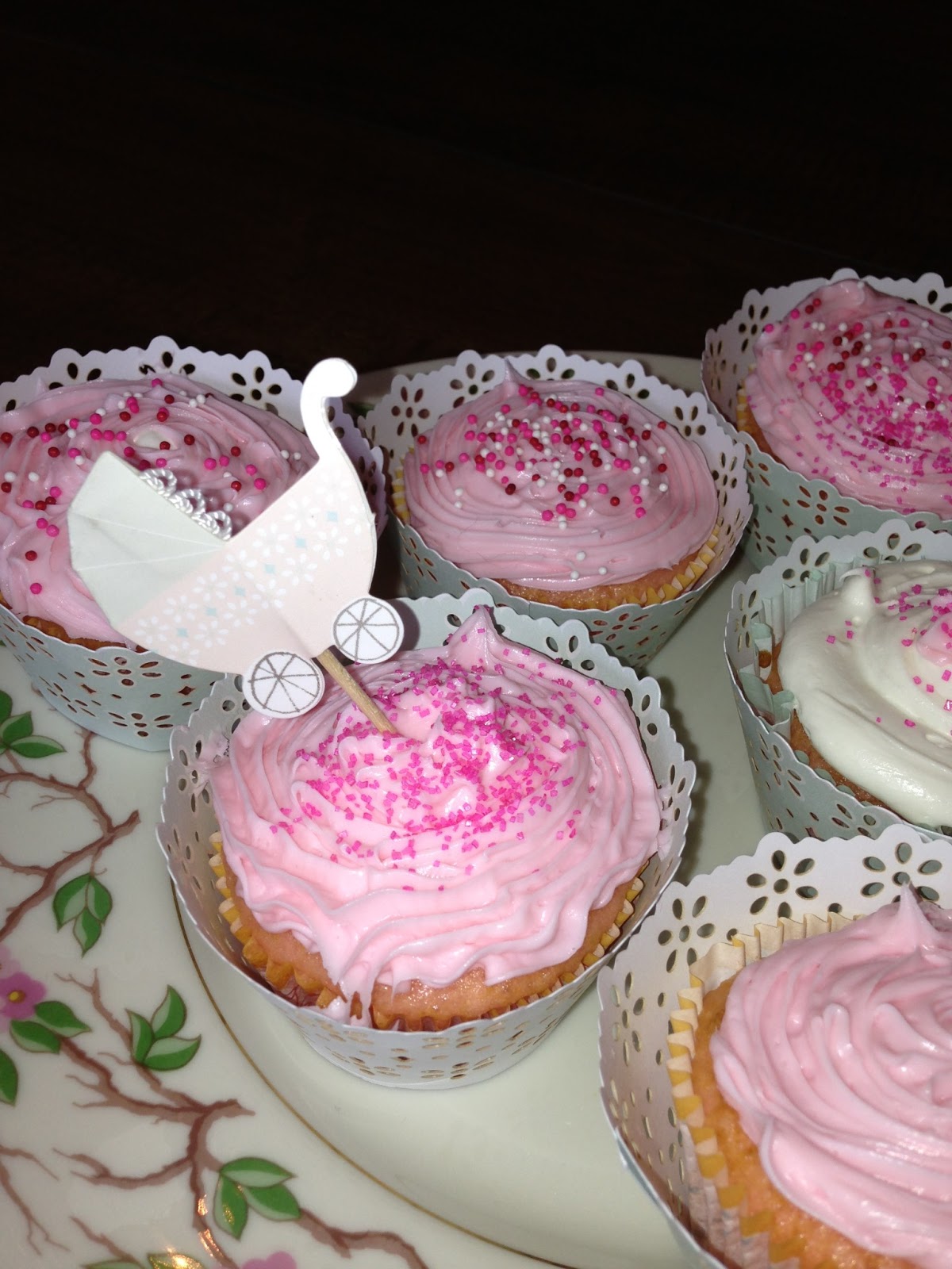 Learning Curve It's a Girl Cupcakes