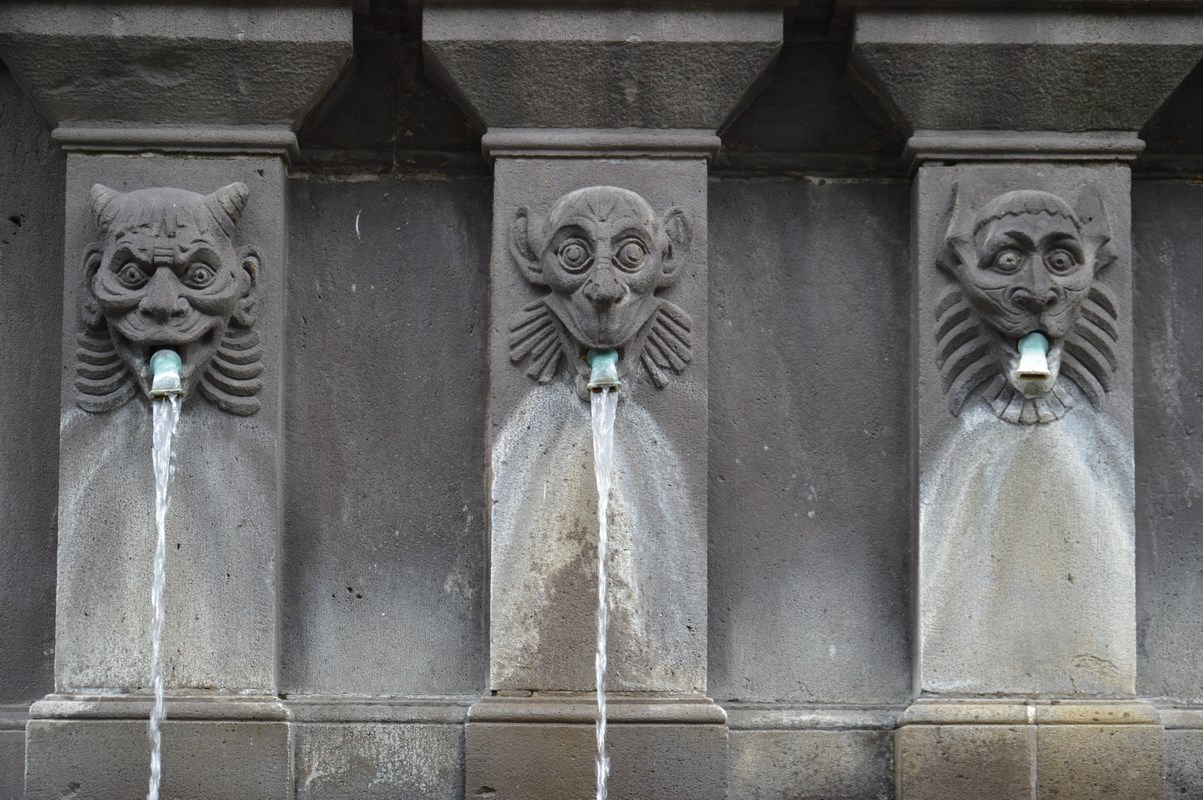 Fontaine Urbain II - Place des Victoires