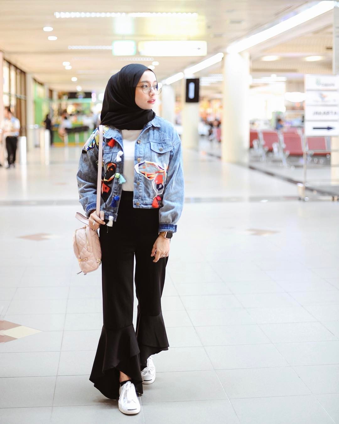 Ootd Kulot Hitam Hijab Remaja 8 Inspirasi OOTD Hijab Simple Buat ke jpg (1080x1349)