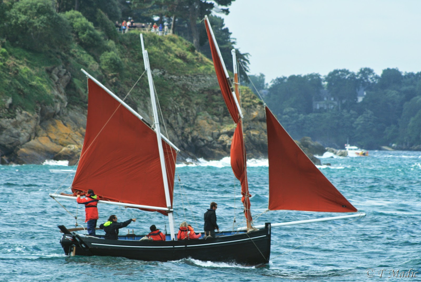 Voiliers à 2 mâts (voiles auriques ou carrées) CHARLOTTE