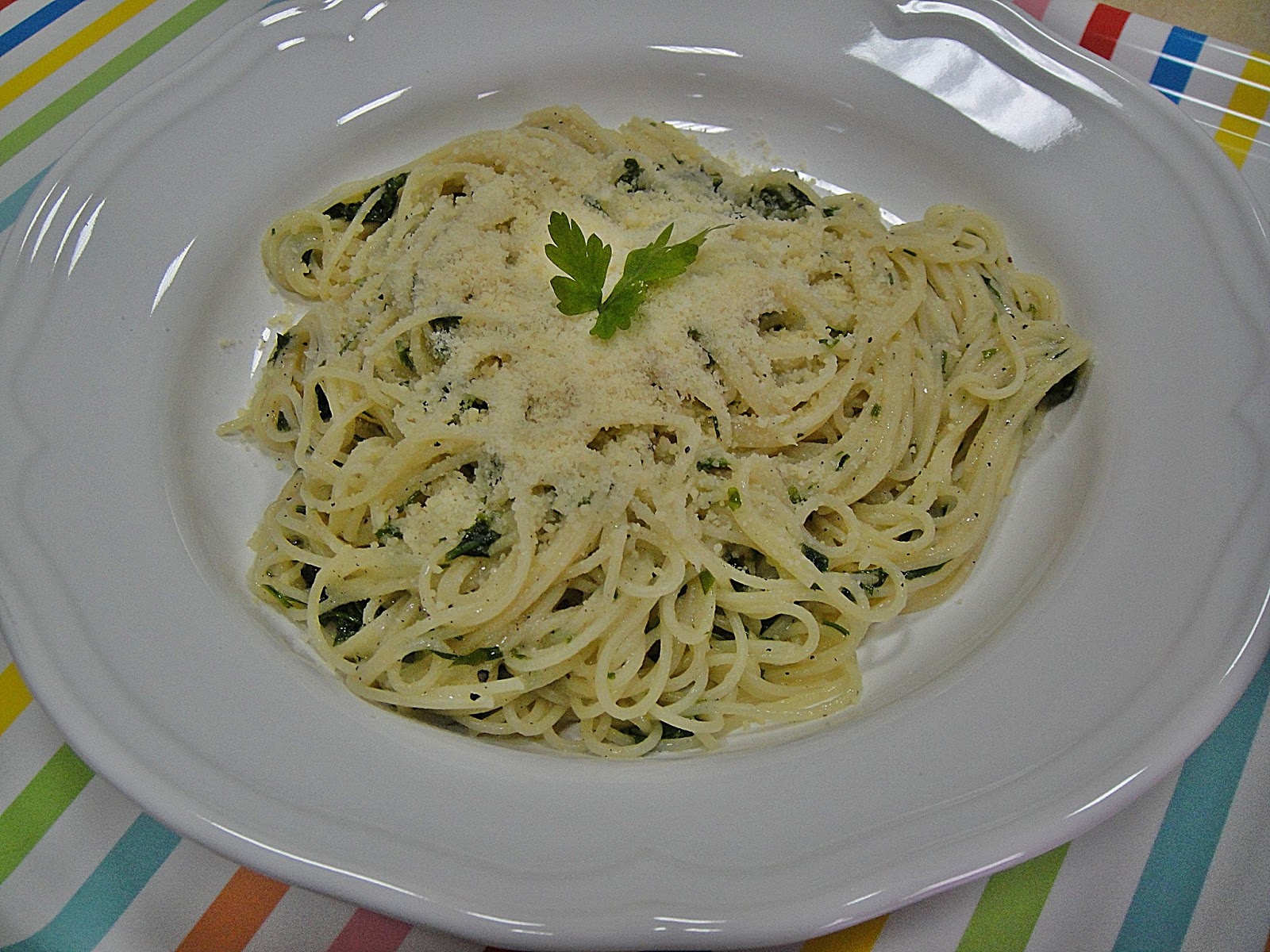 Maryam's Culinary Wonders 349. Garlic Parsley Spaghettini