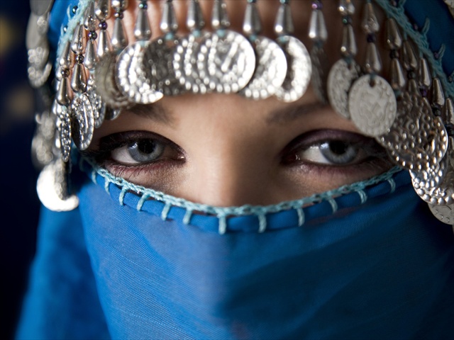 Most Beautiful Arabian Women Eyes Pictures