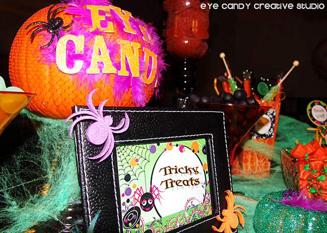halloween party candy bar, tricky treats, pumpkins, candy, spiders