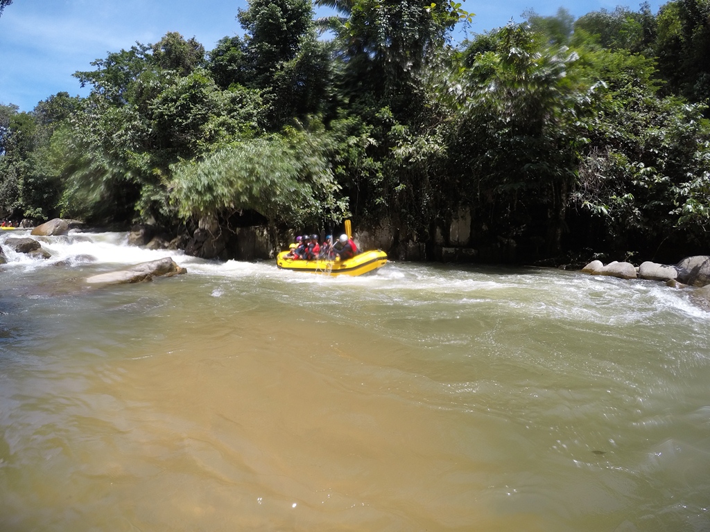 TRAVELOG: WATER RAFTING ULU SLIM, SLIM RIVER : Pengalaman meredah ...