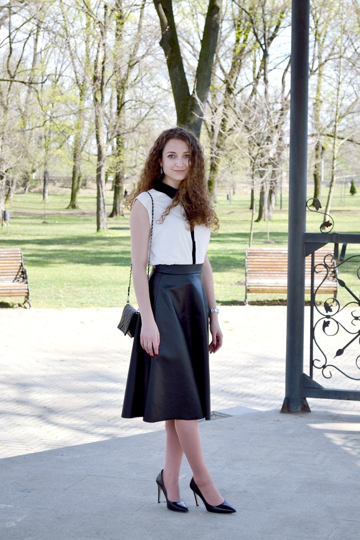 Love Style Magic: Black leather skirt