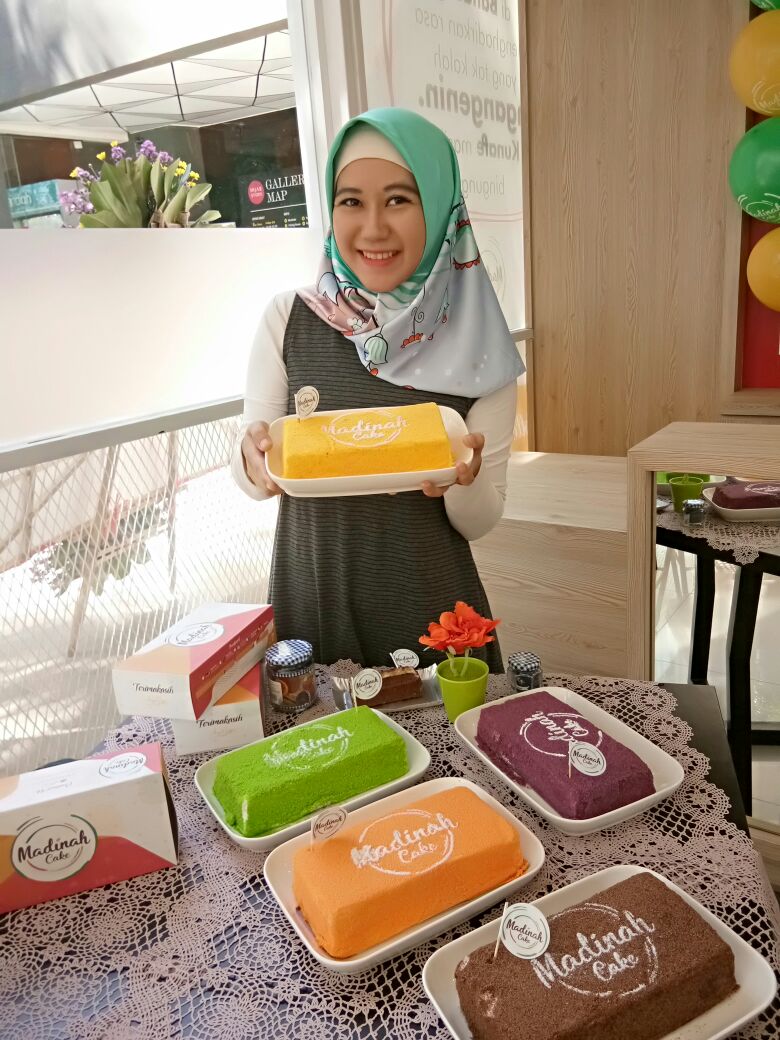Madinah Cake: Kue Warna-Warni dengan Pilihan 5 Rasa