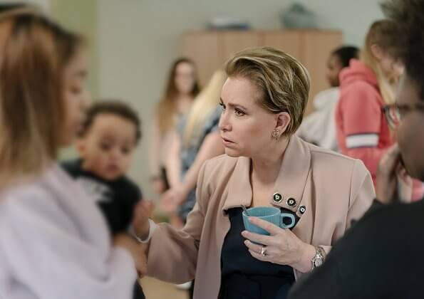 Grand Duchess Maria Teresa visited the Zoé and Yua groups at Norbert Ensch Reception Center in Luxembourg red cross