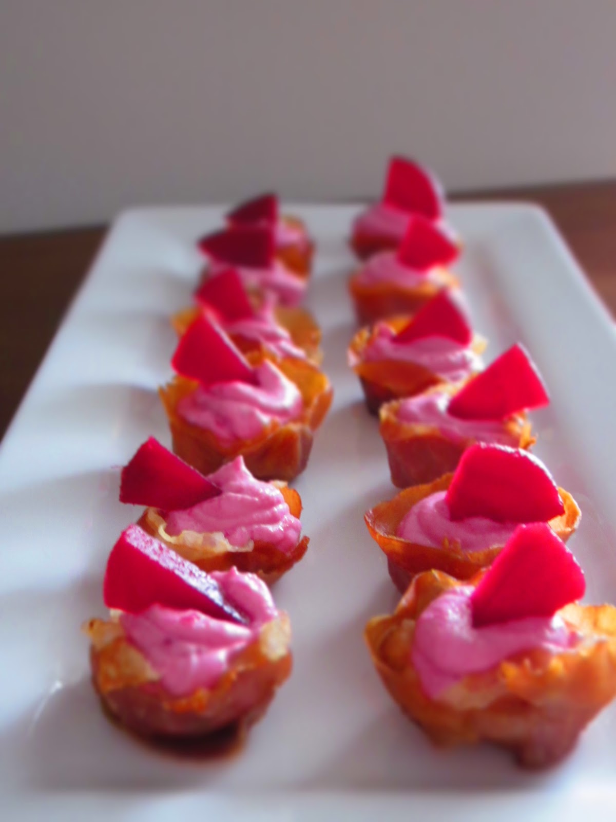 Sunday Snackday Prosciutto Cups with Beet Goat Cheese