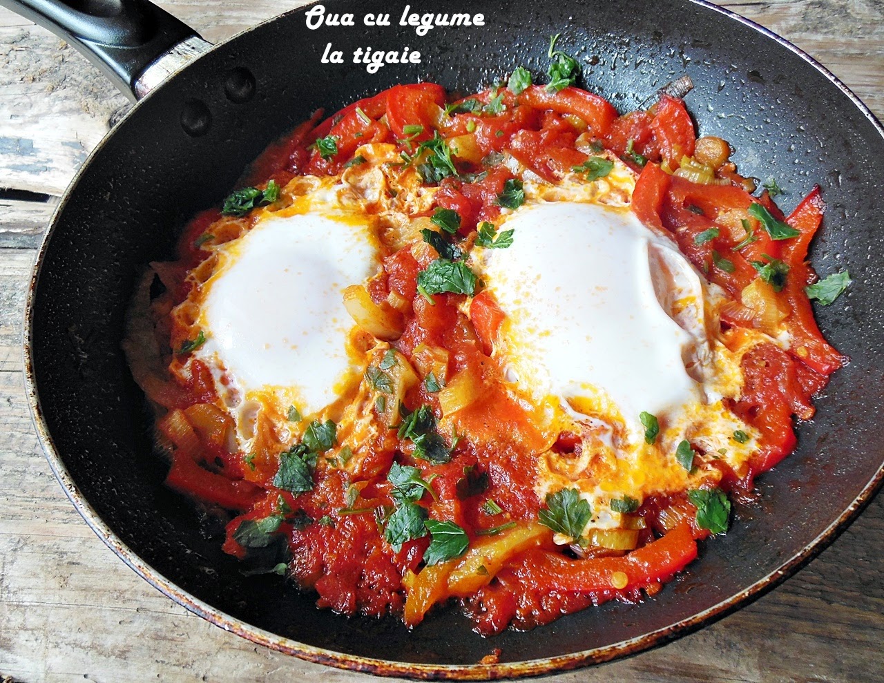 Oua cu legume la tigaie