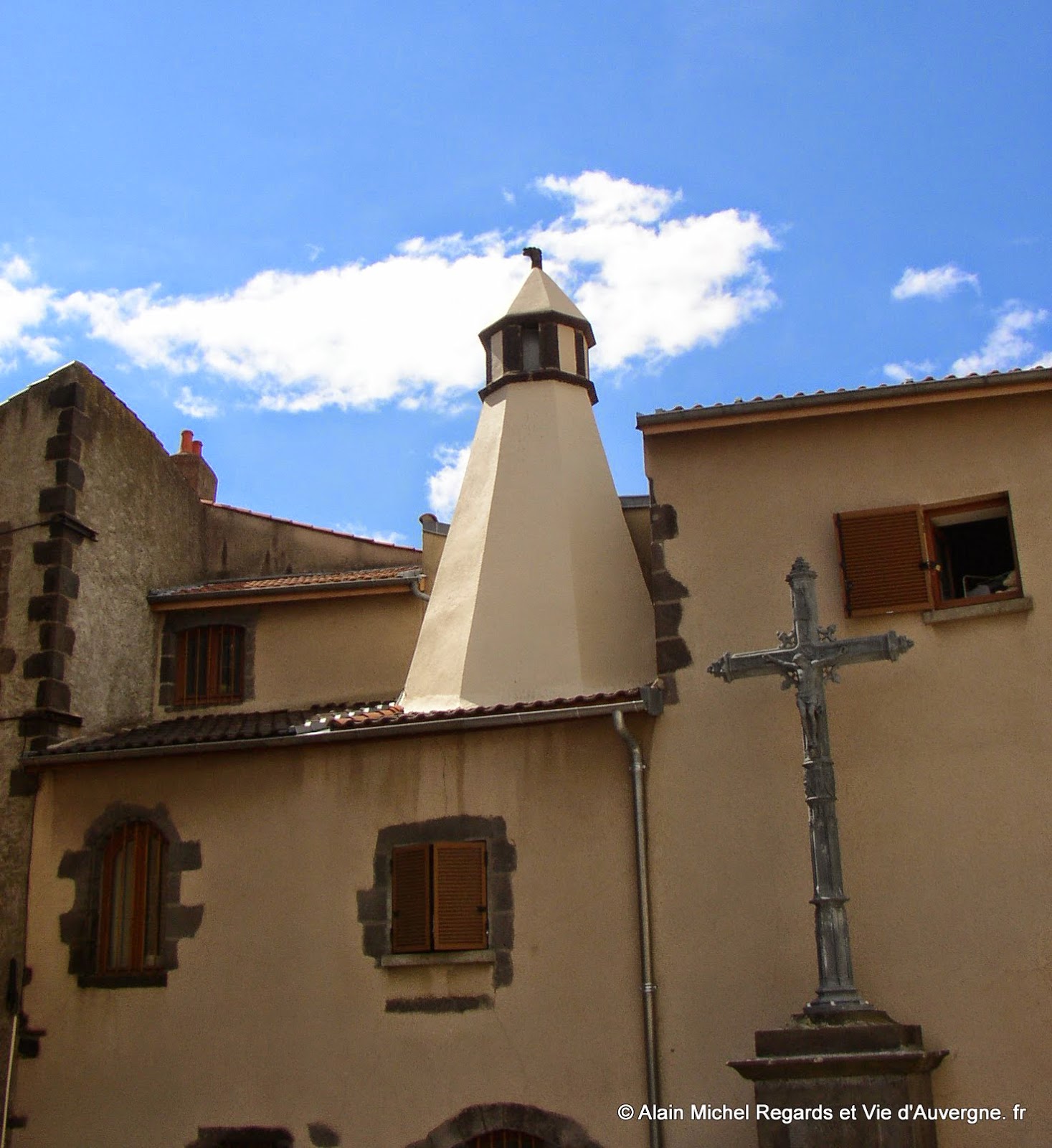 Lanterne des morts de Cébazat, Puy-de-Dôme.