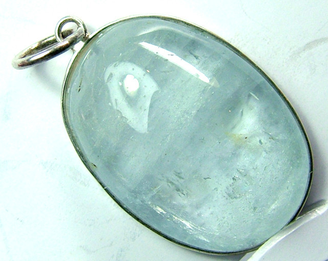 http://www.jewelry-auctioned.com/learn/buying-jewelry/what-is-your-favourite-gemstone-pendant
