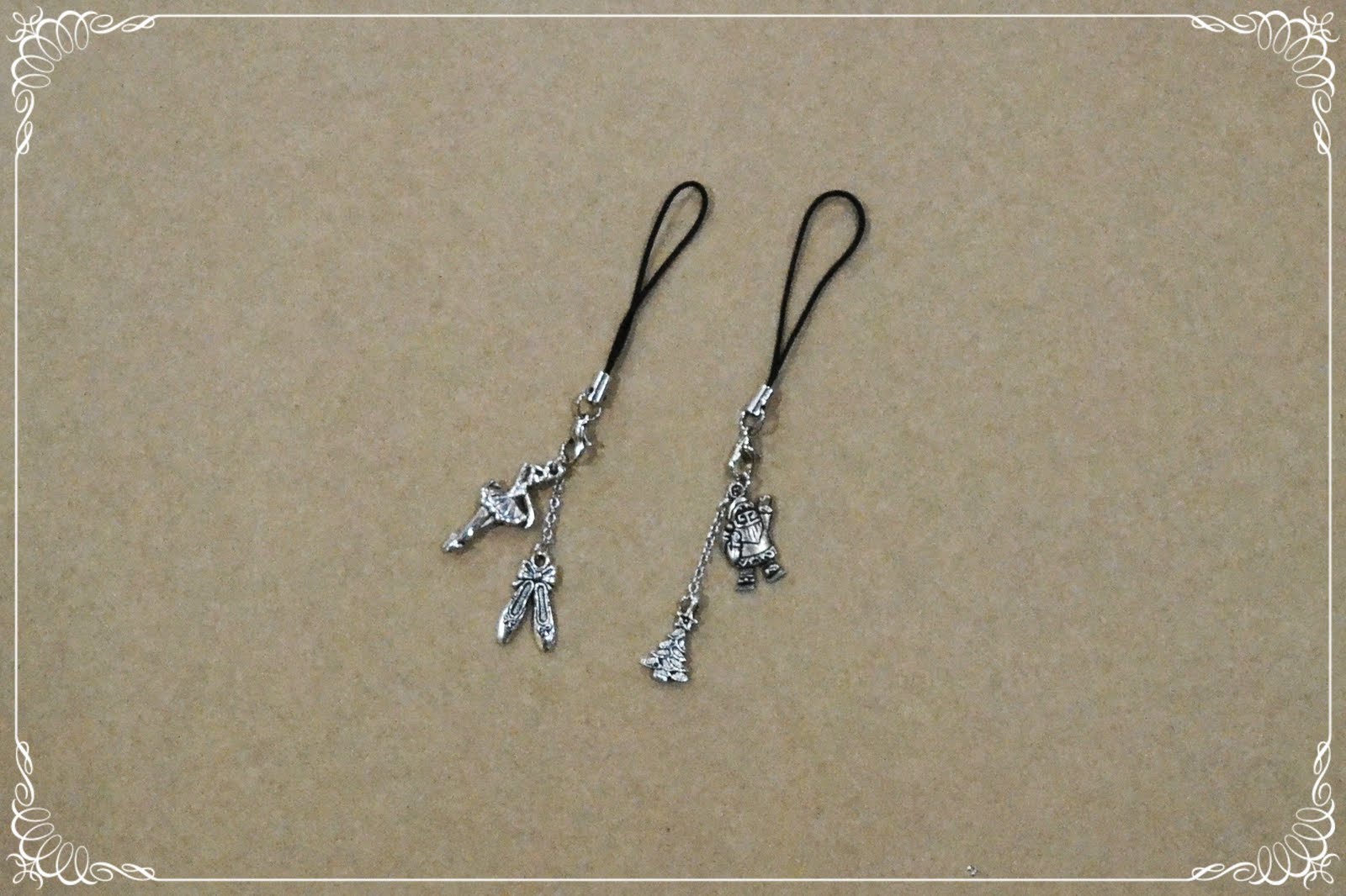 Vintage In ♥ Handmade with ♥ [Keychain / Handphone Strap]