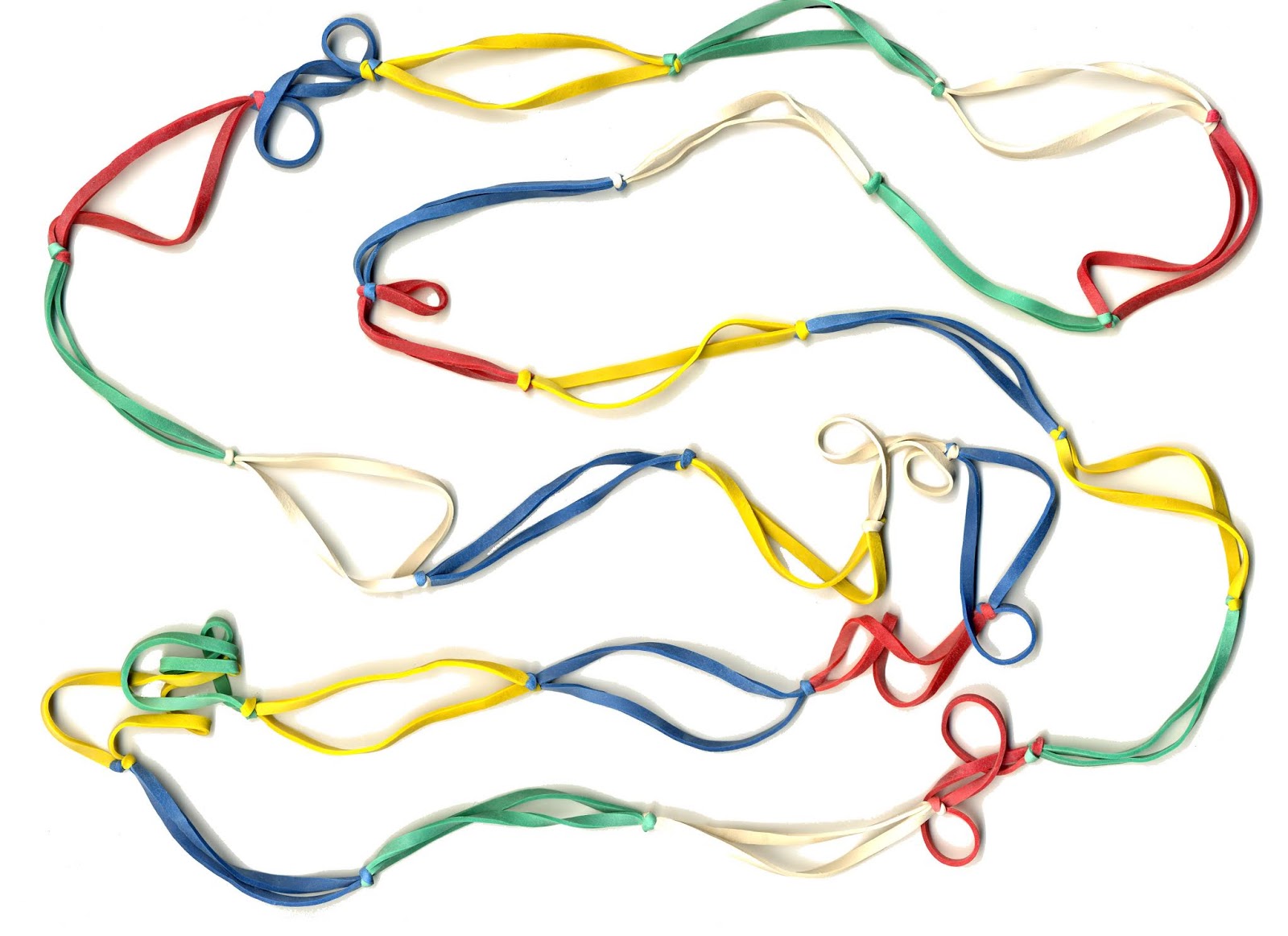 RETRO DUNDEE GIRLS PLAYING ELASTICS 1960's