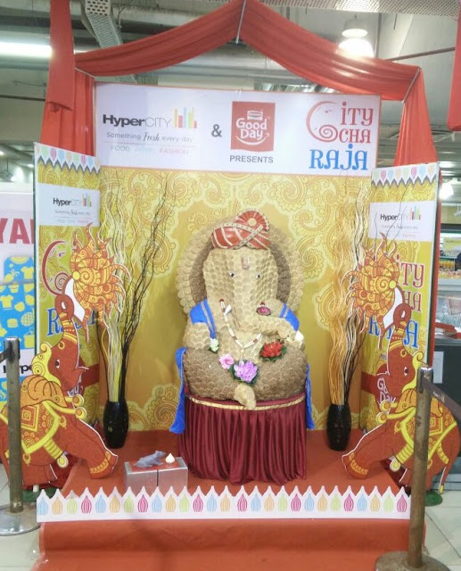 HyperCITY welcomes City Cha Raja in an eco-friendly way - Biscuit Ganesha
