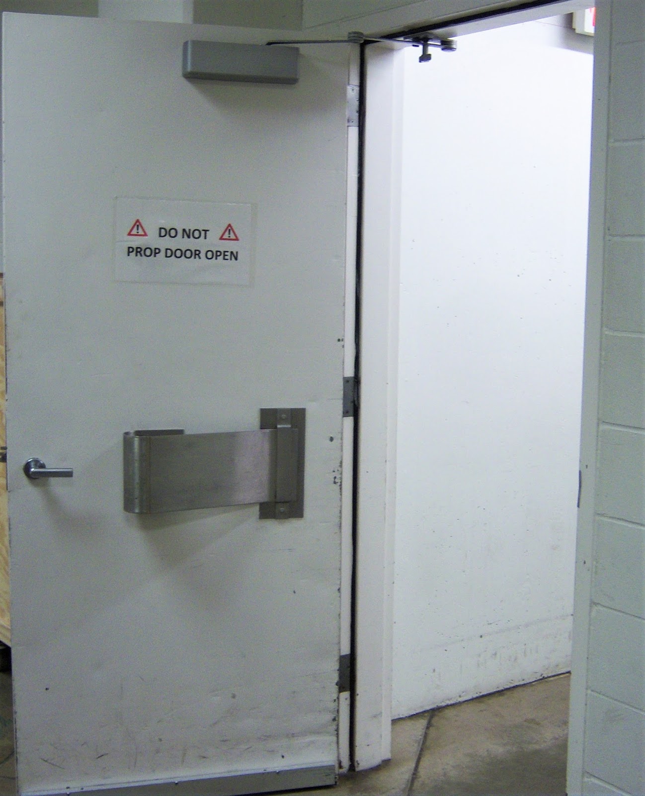 I am CuTRis Do Not Prop Door Open