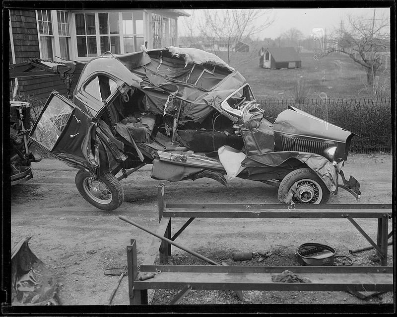 50 Impressive Vintage Photos of Car Accidents From Between the 1930s