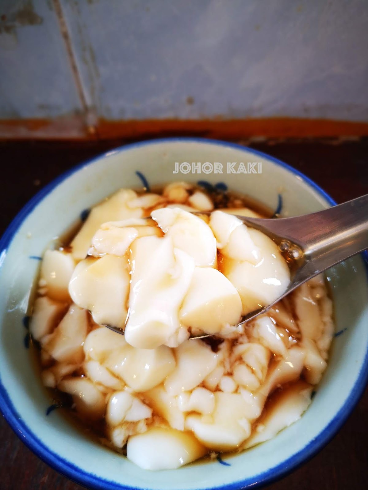 Woong Kee Tau Fu Fa. One of the Best Ipoh Bean Curd 旺记祖傳豆腐花 Tony Johor