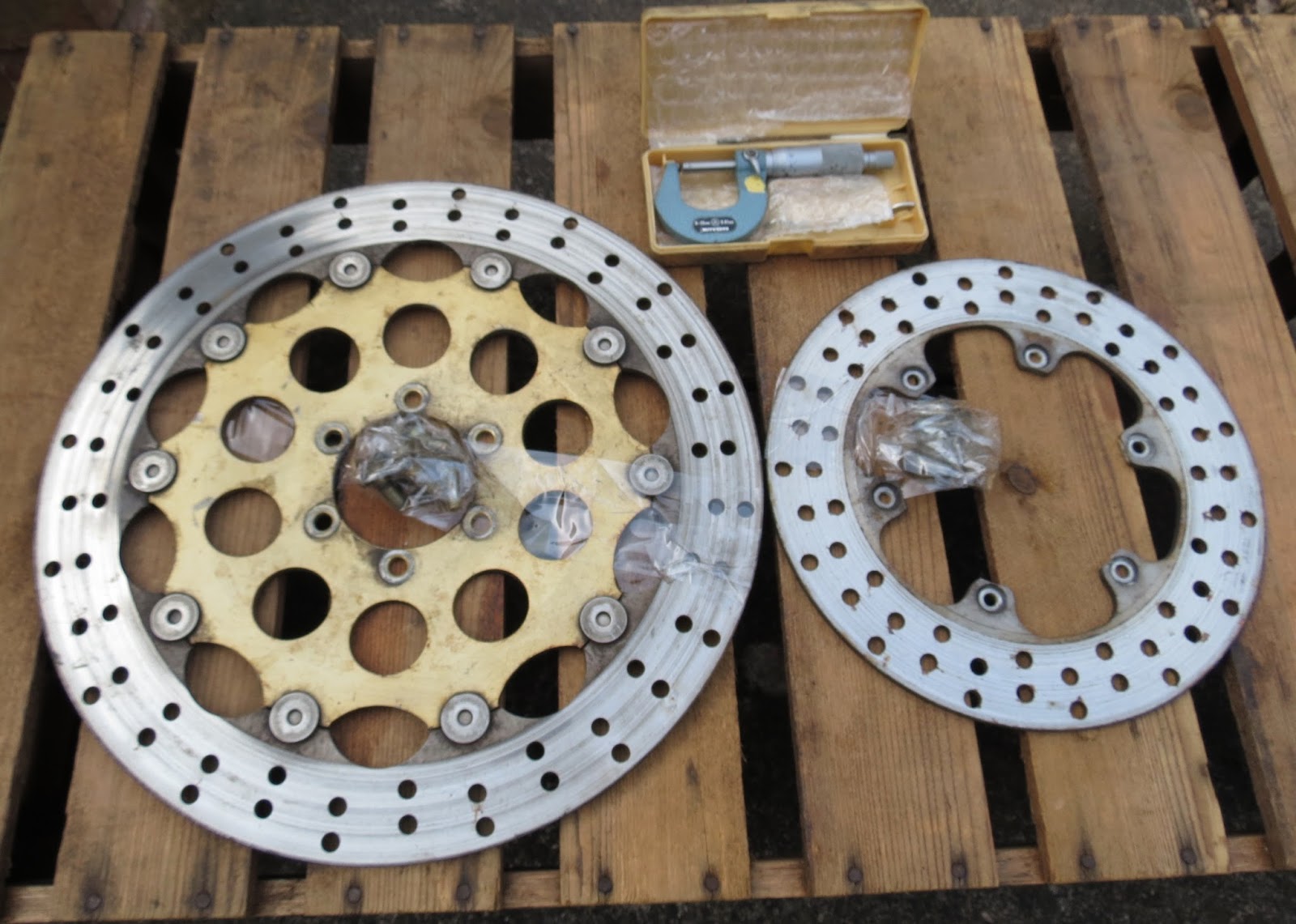 APRILIA RS 125 Aprilia RS 125 Brake disc wear limits and how to measure