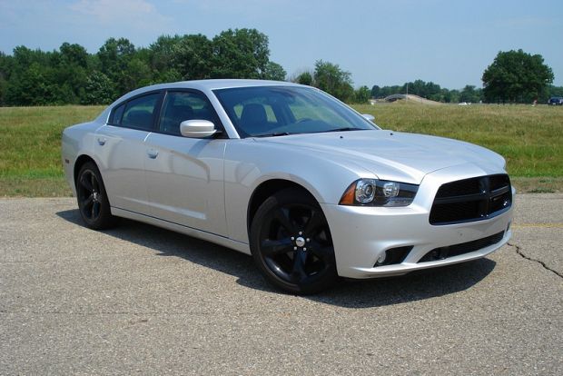 Expresslite: 2013 Dodge Charger SXT Plus AWD (Review)
