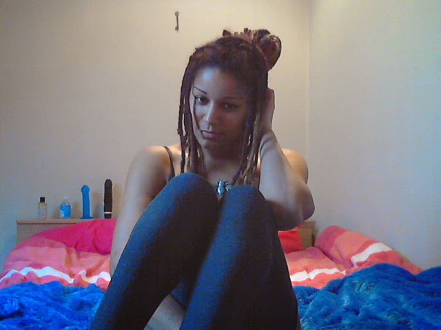 Auryn - Bootylicious Ebony Cam Girl with Dreadlocks - CamsDB - Live Amateur Sex Cams Database