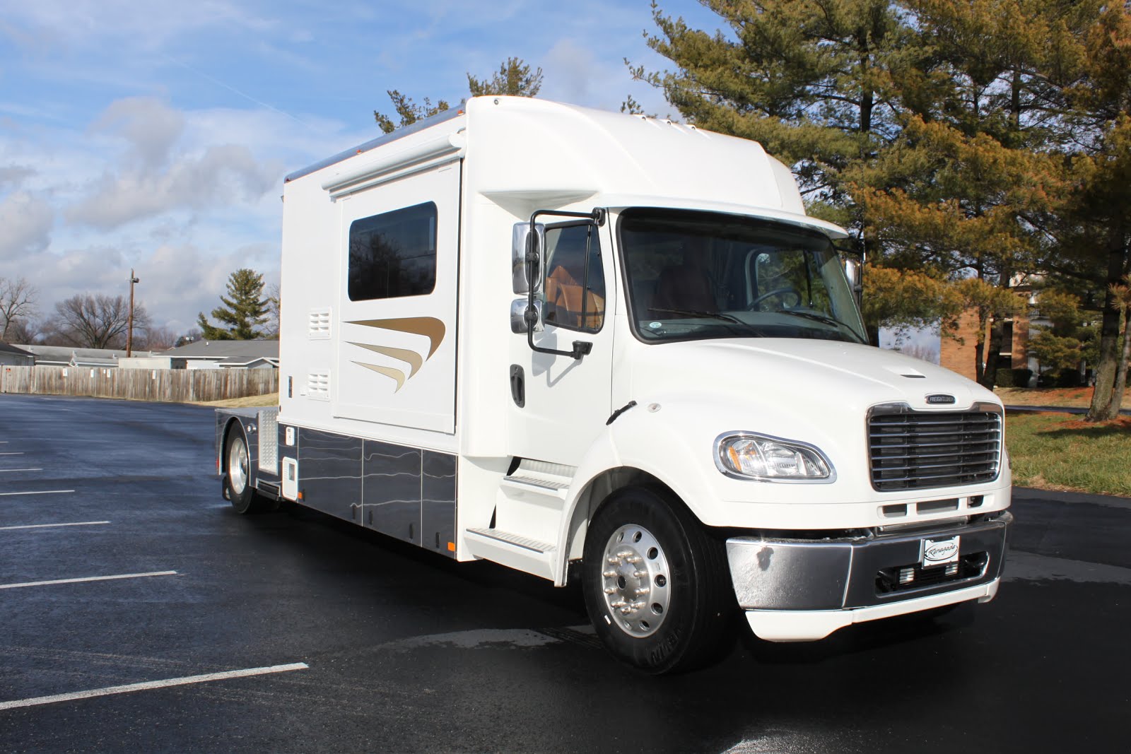 Equine Motorcoach New Equine Carriage ST Rolled Out by Equine Motorcoach