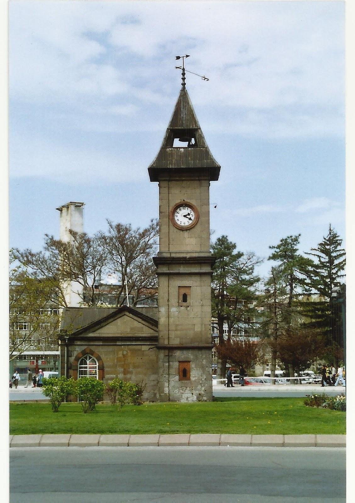 Часовая башня люси
