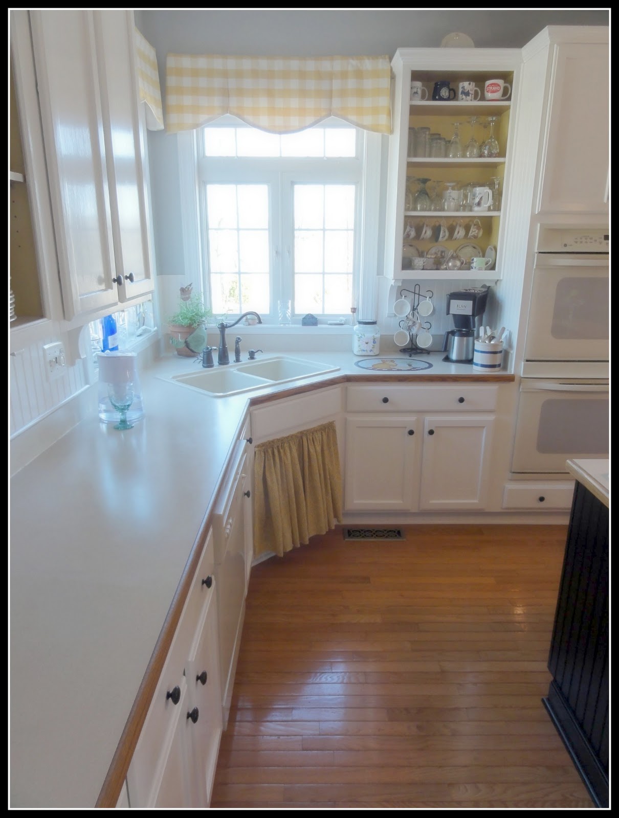 * Remodelaholic * Beautifully Updated Kitchen With Pops of Yellow!