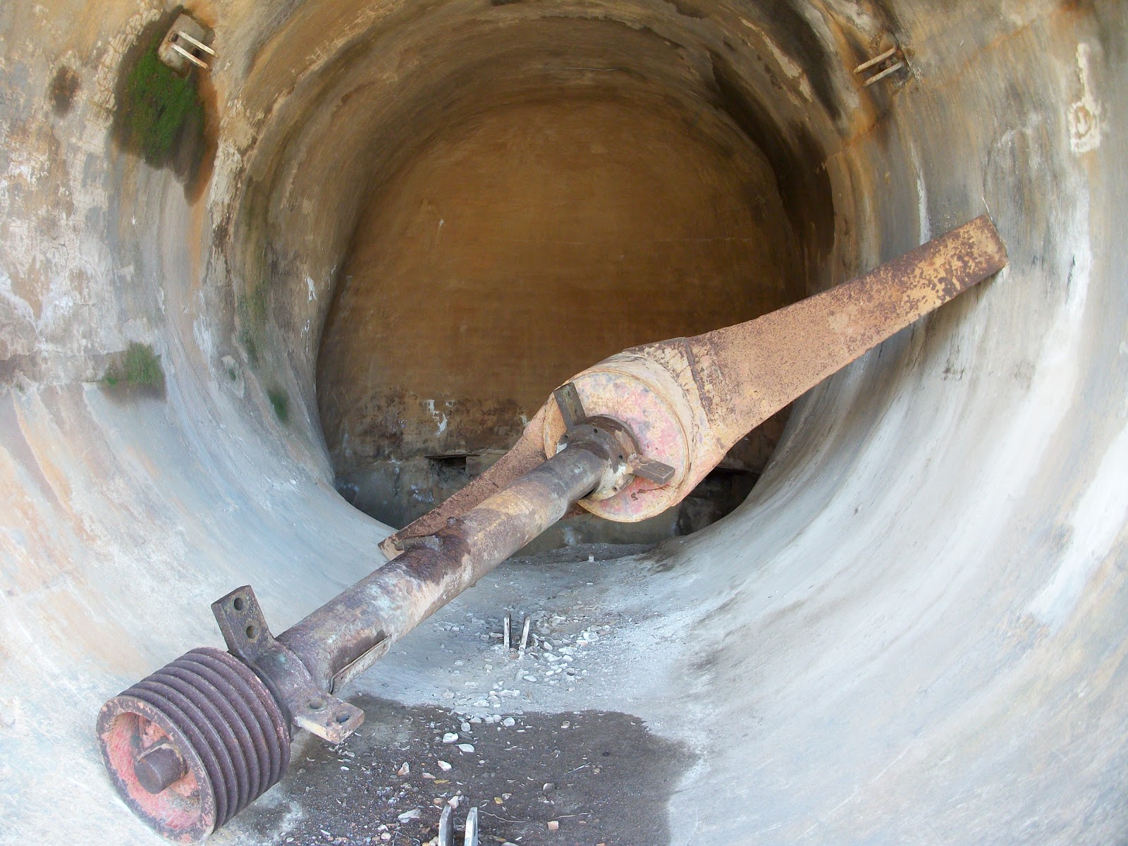 EN CONTRAMINA: POZO ACCESO-MINAS DE RIO TINTO-HUELVA