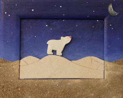 création d'un tableau ours blanc dans le désert de nuit en mosaïque et peinture ideal pour cadeau de naissance sable faience tout l'univers créatif de mimi vermicelle