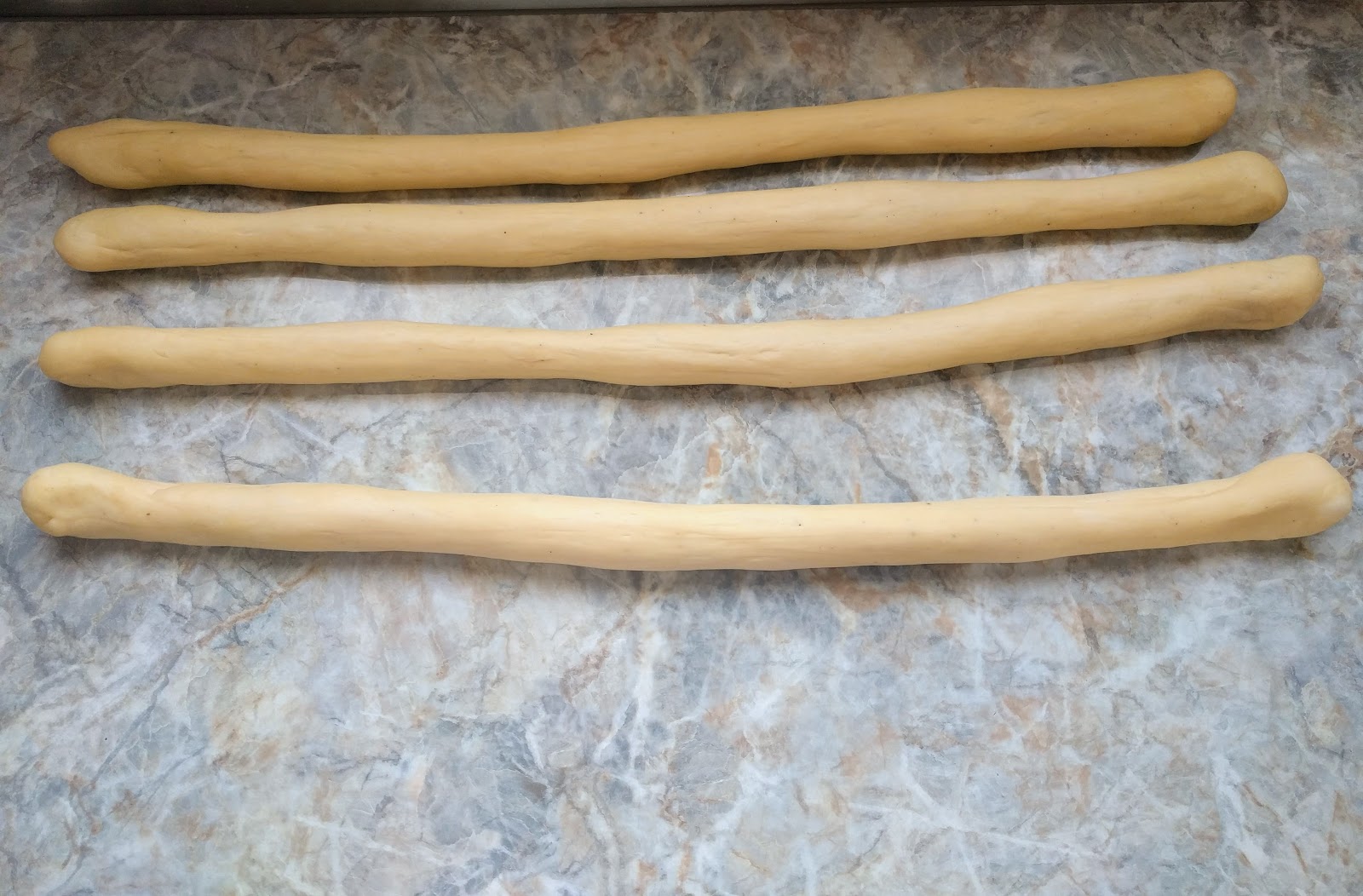 - Challah - Jüdisches Sabbatbrot