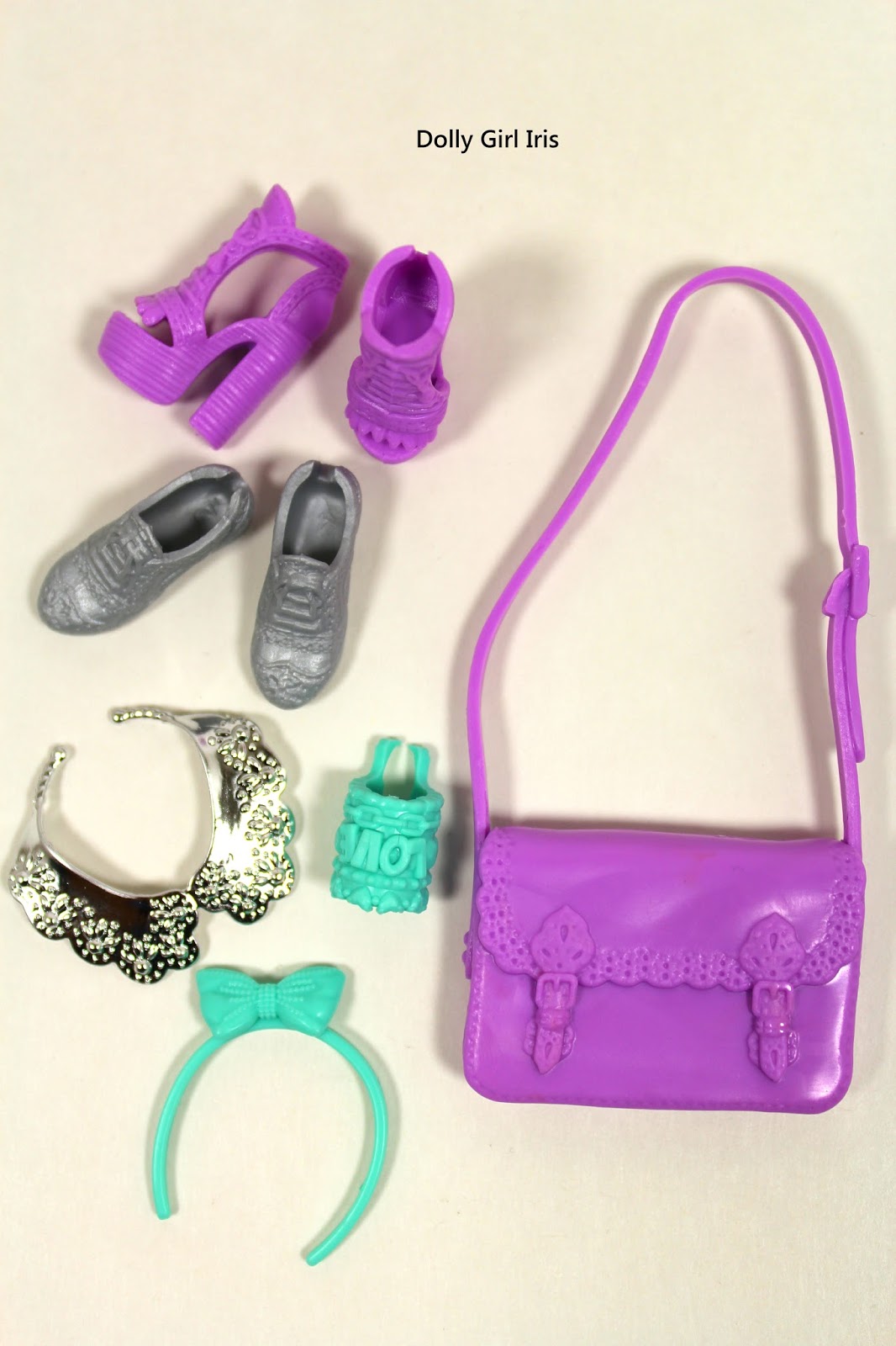 Barbie Fashion & Accessory Packs dolly girl iris