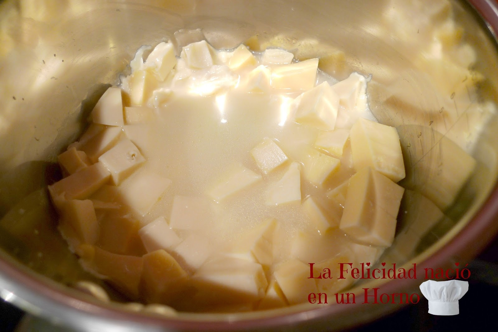 LA FELICIDAD NACIÓ EN UN HORNO PAN PAYÉS CON FONDUE DE QUESO INCORPORADA