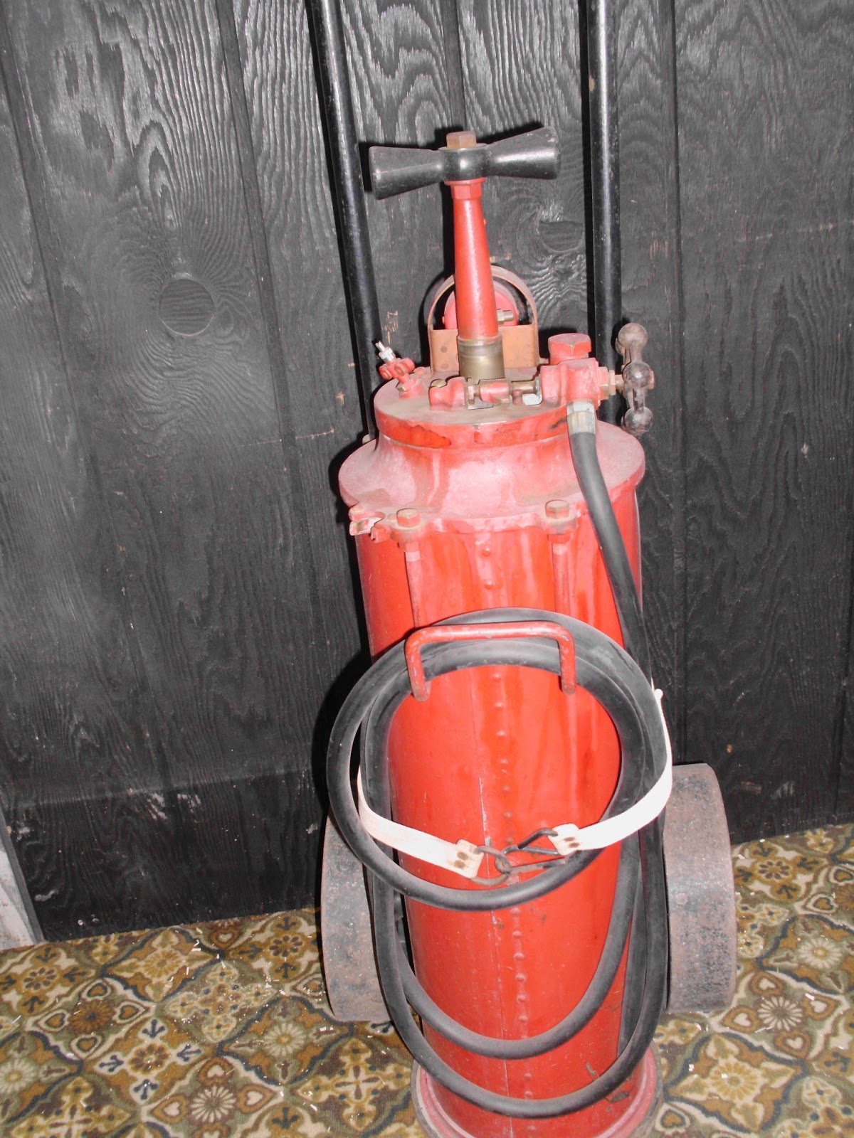 Copper Hinge Phister 3 1/2 Gallon Fire Extinguisher