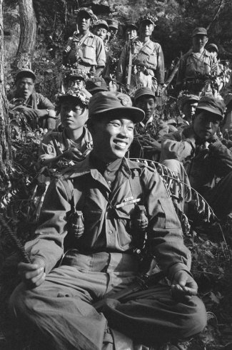 vintage everyday Korean War Rare and Unpublished Photos 