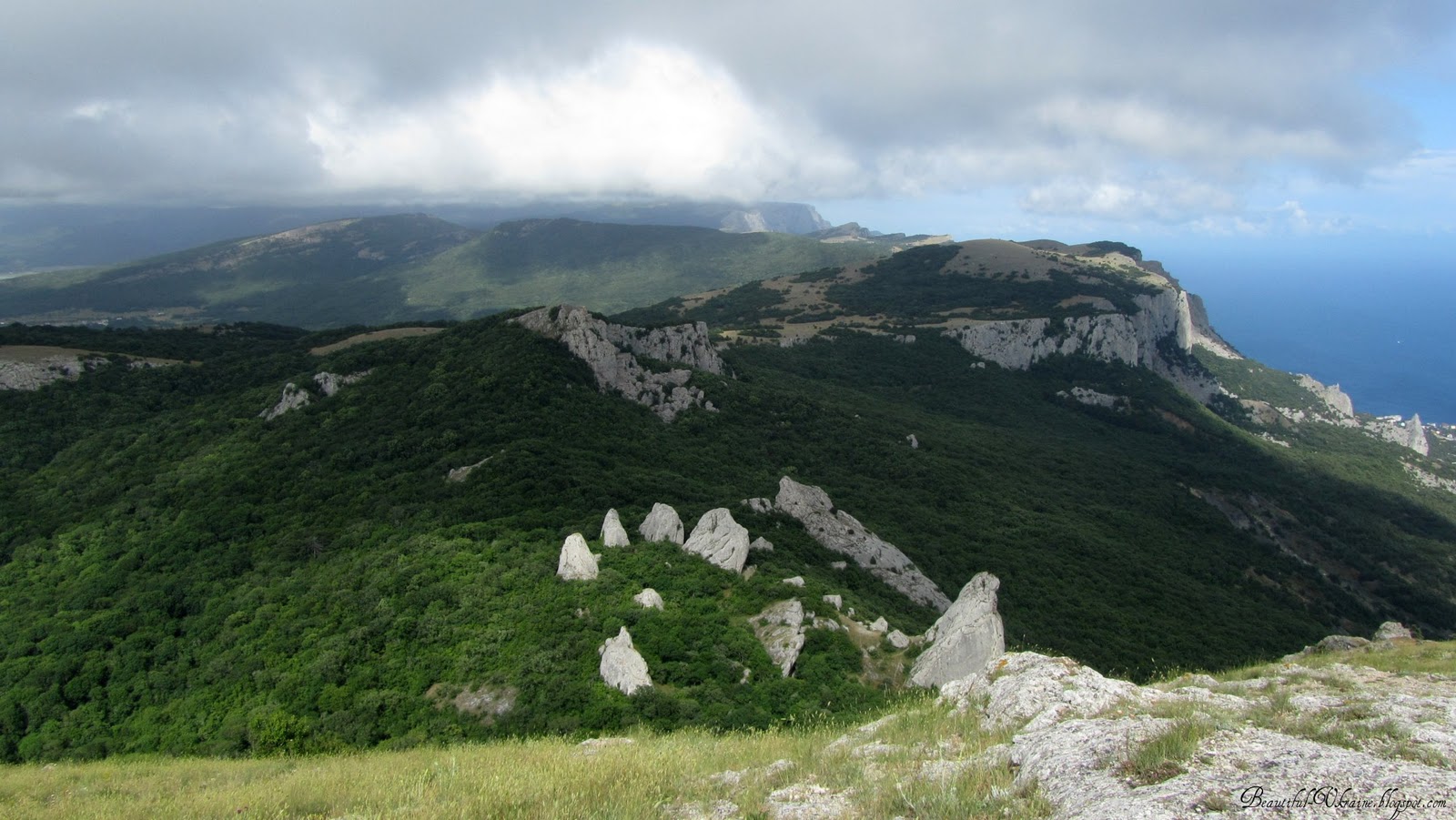 Гора Ильяс Кая и храм солнца