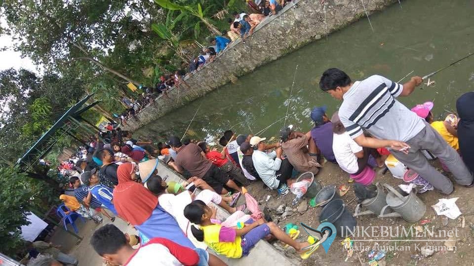 Ribuan Warga Gombong Antusias Mancing Lele Bareng Pak