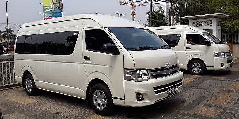 Sewa Mobil Hiace 15 Seat untuk Pariwisata dan Antar Jemput : Harga Sewa