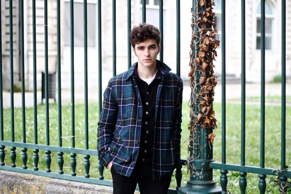BLOG_MODE_STYLE-homme-masculin-angouleme-musee-de-la-bd-bande-dessinee-elegant-veste-balibaris-tartan-cardigan-agnesb-boots-dries-van-noten-fashion - 3
