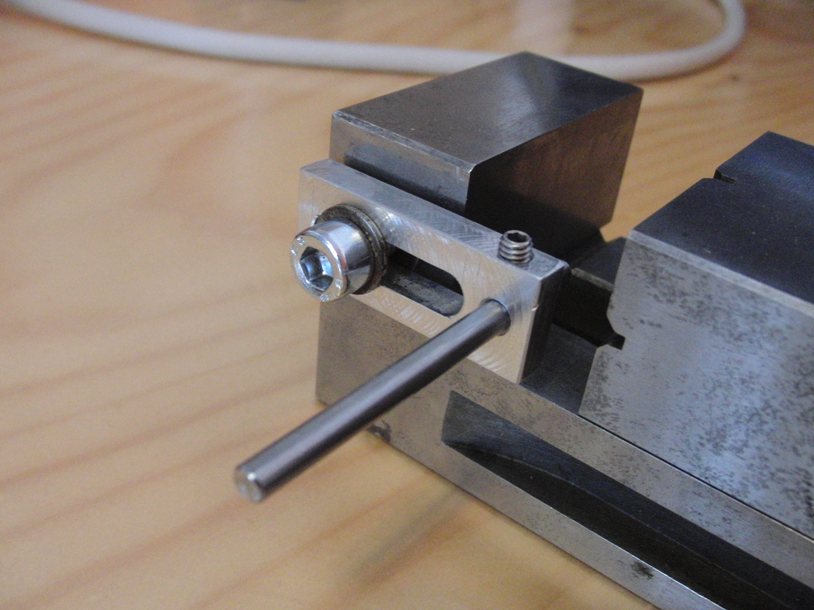 rc-freakz: Kleiner Anschlag für mein 50mm Schraubstock