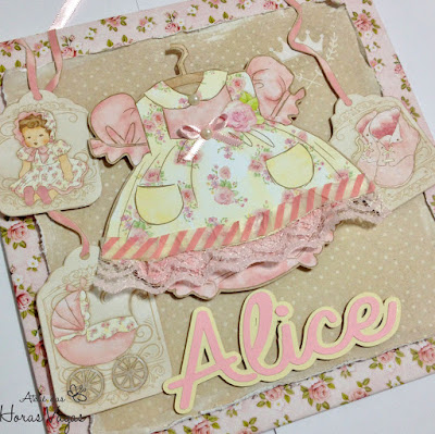 enfeite de porta de maternidade quarto bebê menina floral delicado rosa bege scrap scrapbook scrapbooking artesanal personalizado