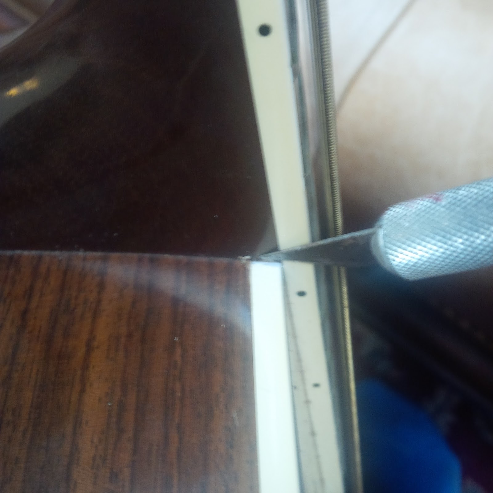 JW Guitarworks Martin Acoustic D41 Binding Repair